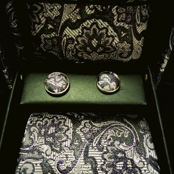 Men's Pastel Purple Tie, Hankie and Cufflink Set - Picture 2 of 4